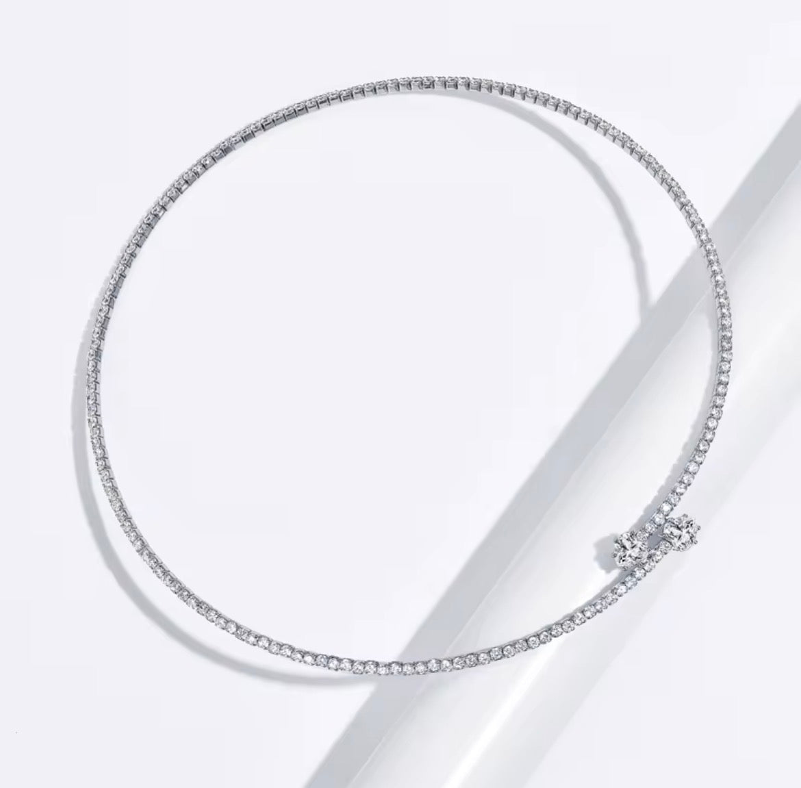 Liefdeshart choker ketting 925 zilver gedragen - Aylé Jewelry